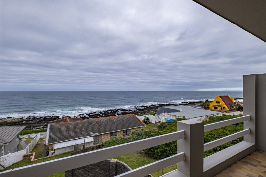 4 Bedroom Property for Sale in Seaview Eastern Cape